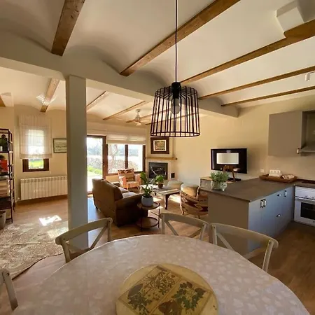 Casamandra; De Pueblo A Estrenar Para Familias Holiday home