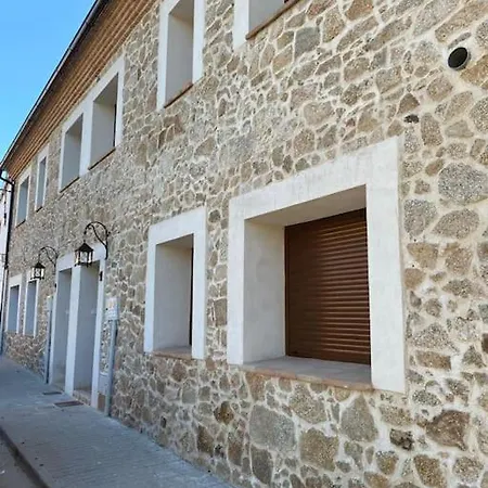 Casamandra; De Pueblo A Estrenar Para Familias * Hontanares (Avila)